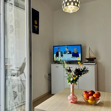 公寓 Stela In Karin Gornji By Interhome *